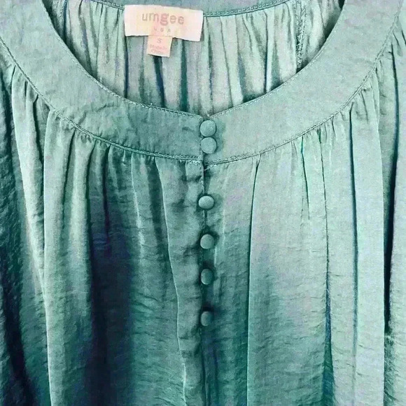 Umgee Elizabethan style blouse. Size Small - Picture 3 of 4